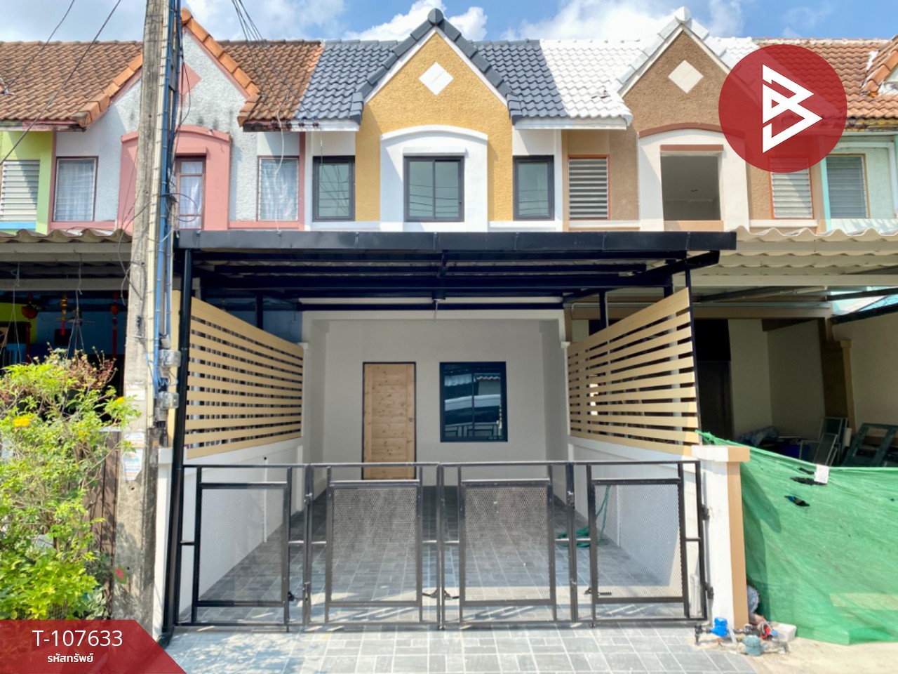 ขายทาวน์เฮ้าส์ หมู่บ้านแฟมิลี่ปาร์ค ชลบุรี (Family Park) พร้อมเข้าอยู่