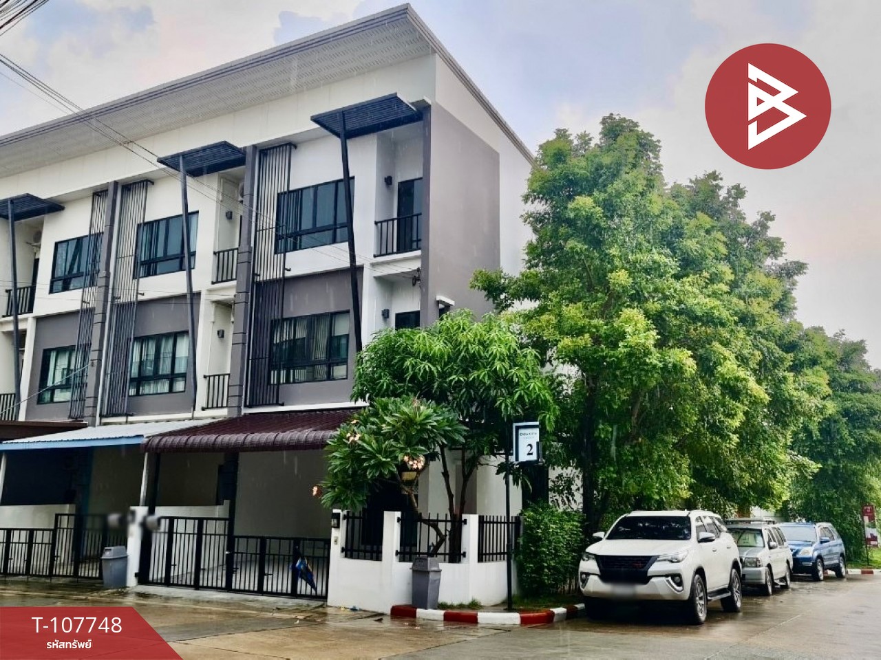 ขายขาย/เช่า ทาวน์โฮม 3 ชั้นหลังมุม หมู่บ้านคาซ่าซิตี้ ประชาอุทิศ90 รีโนเวทใหม่ พร้อมอยู่
