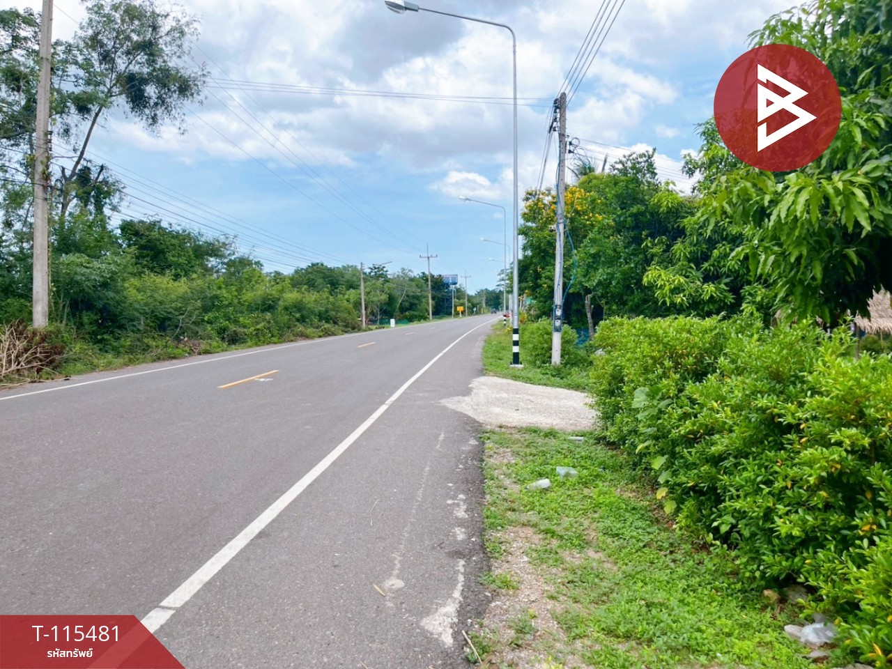 ขายบ้านพร้อมที่ดิน เนื้อที่ 3 ไร่ 31.6 ตร.วา ต.ดงขวาง อ.หนองขาหย่าง จ.อุทัยธานี ติดถนน ราคาถูก 9