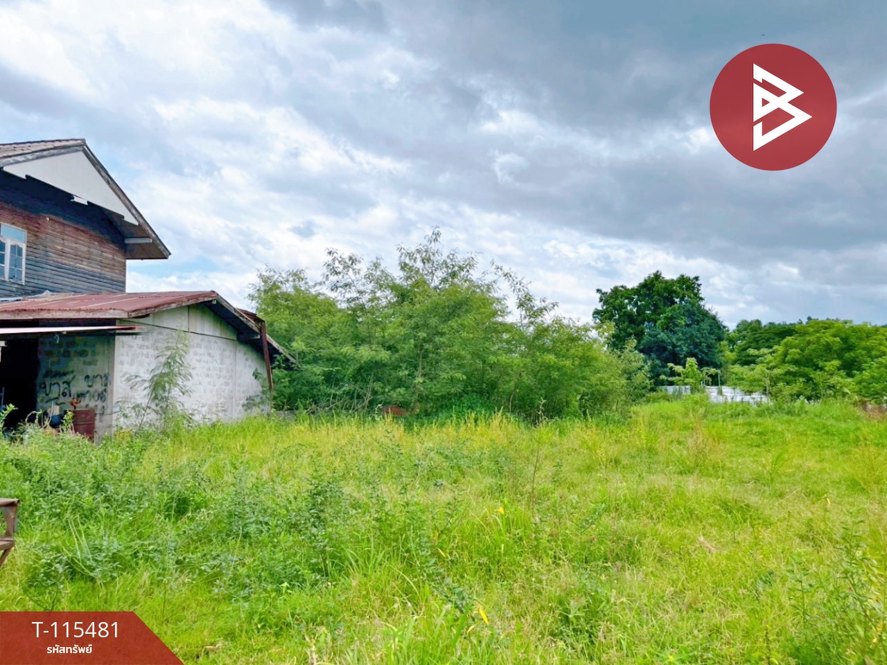 ขายบ้านพร้อมที่ดิน เนื้อที่ 3 ไร่ 31.6 ตร.วา ต.ดงขวาง อ.หนองขาหย่าง จ.อุทัยธานี ติดถนน ราคาถูก 15