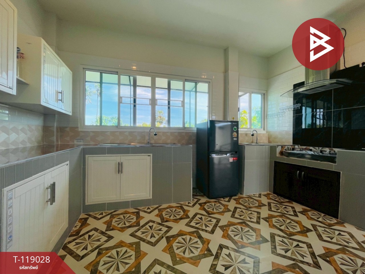 ขายบ้านเดี่ยว มีทั้งหมด 6 หลัง มาบแค นครปฐม ใกล้ทางด่วน M81 เพียง 1 กิโลเมตร 10