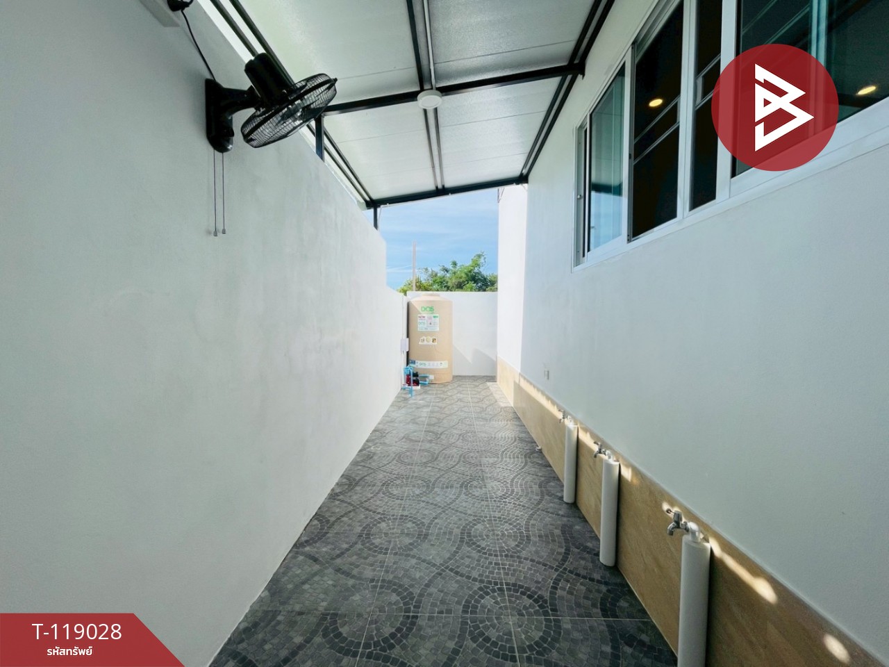 ขายบ้านเดี่ยว มีทั้งหมด 6 หลัง มาบแค นครปฐม ใกล้ทางด่วน M81 เพียง 1 กิโลเมตร 15