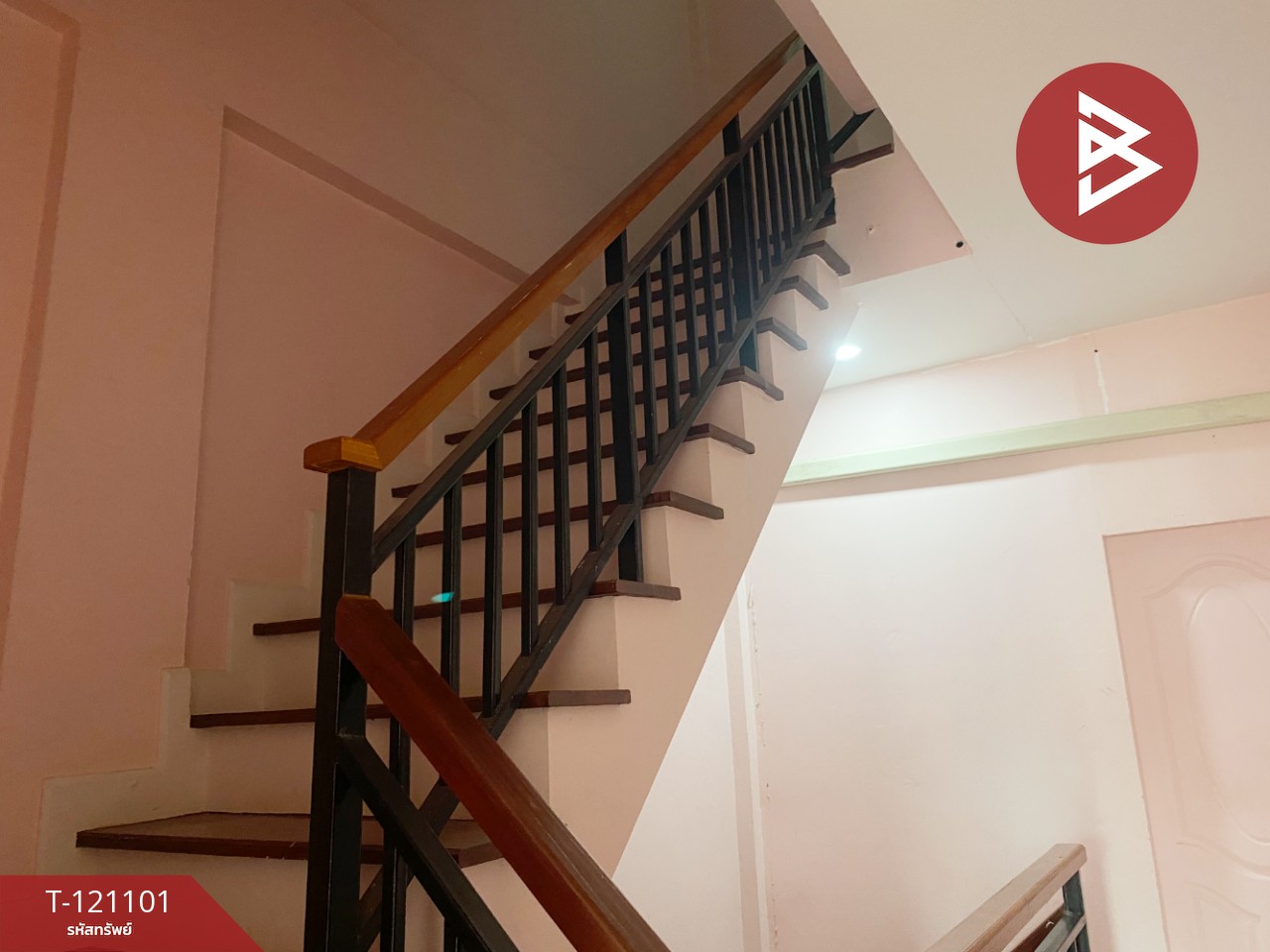 ขายอาคารพาณิชย์ 3 ชั้น เนื้อที่ 18 ตารางวา ต.มาบตาพุด ระยอง พร้อมผู้เช่า 4