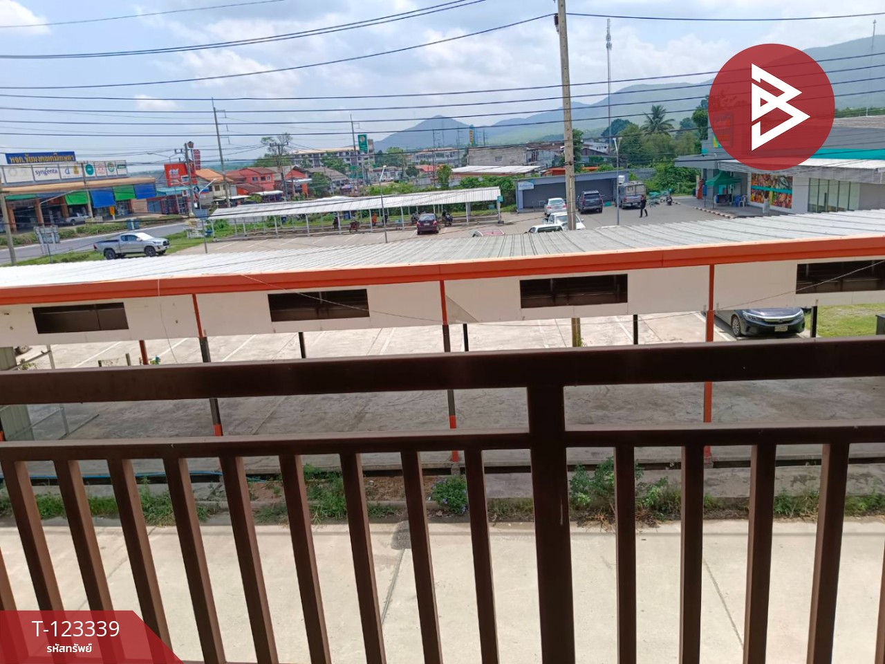 ขายอาคารพาณิชย์ 2 ชั้น เนื้อที่ 21.2 ตารางวา อ.บ้านโฮ่ง ลำพูน ทำเลดี 8