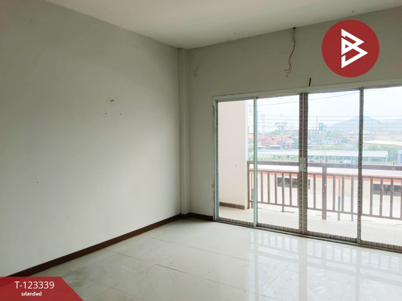 ขายอาคารพาณิชย์ 2 ชั้น เนื้อที่ 21.2 ตารางวา อ.บ้านโฮ่ง ลำพูน ทำเลดี 5