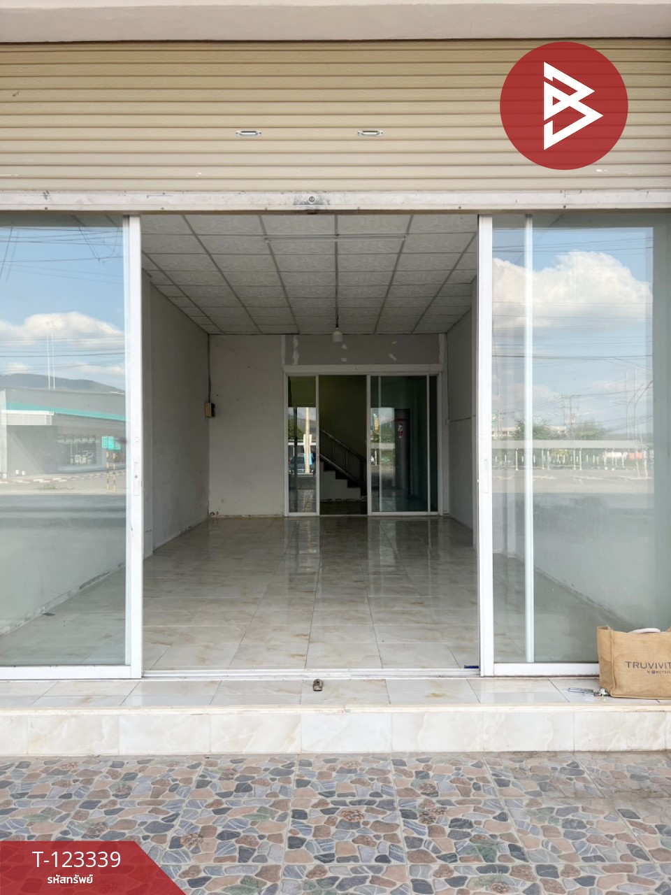 ขายอาคารพาณิชย์ 2 ชั้น เนื้อที่ 21.2 ตารางวา อ.บ้านโฮ่ง ลำพูน ทำเลดี 2