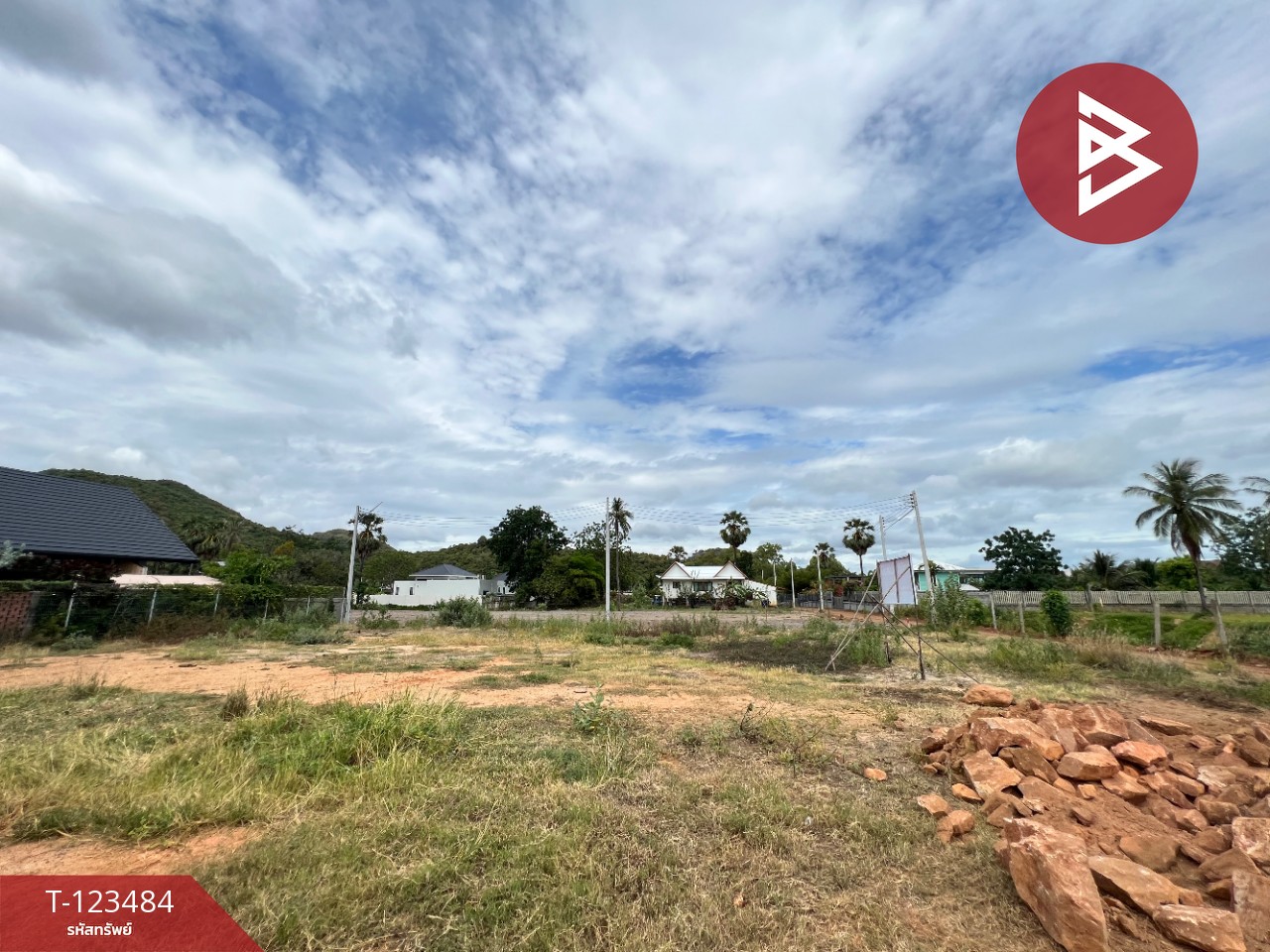 ขายที่ดินเปล่า เนื้อที่ 2 ไร่ ถนนปราณบุรีบ้านใหม่ ซอย 10 ประจวบคีรีขันธ์ 2