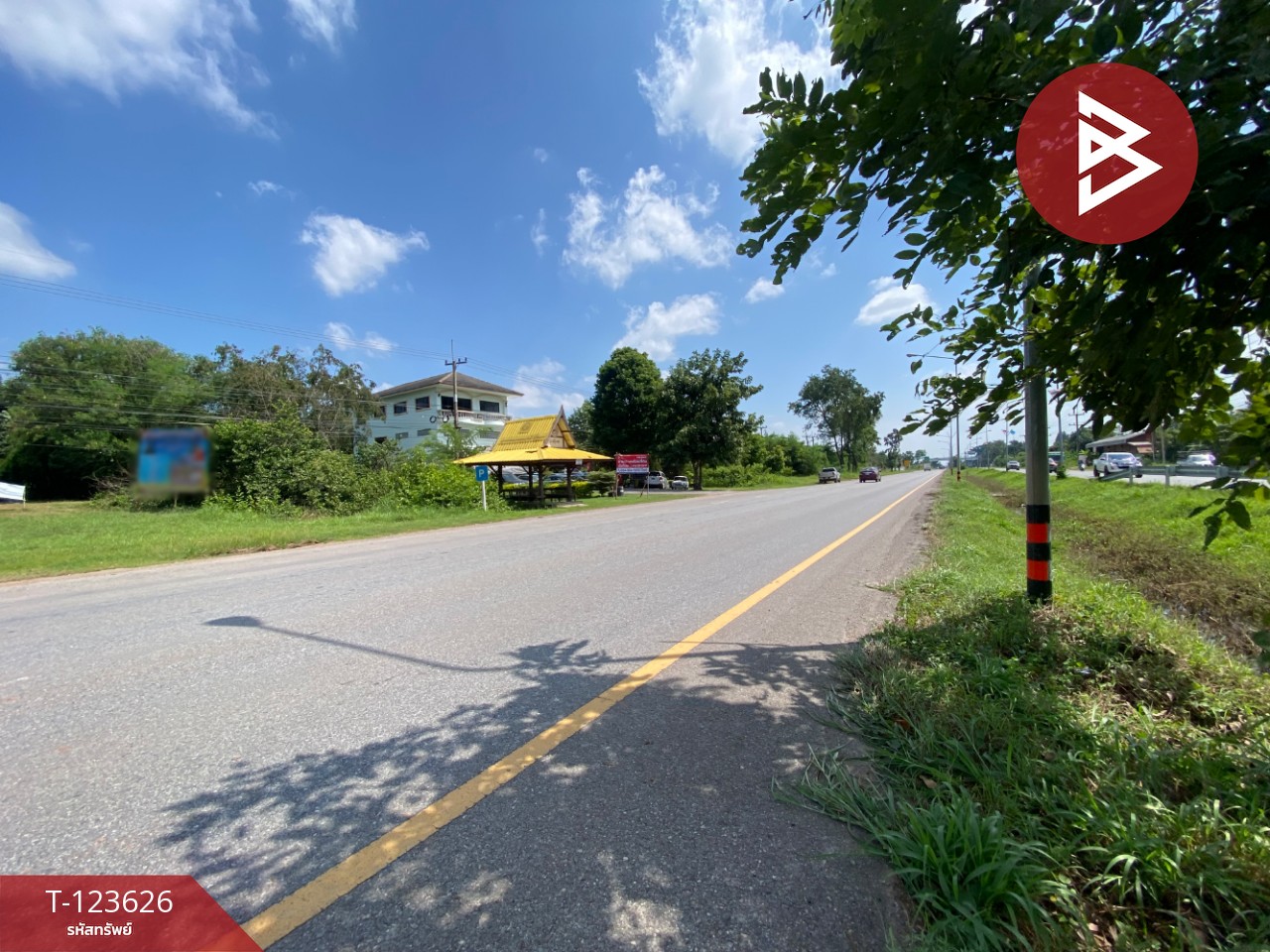 ขายบ้านเดี่ยว 2 ชั้นครึ่งพร้อมที่ดิน เนื้อที่ 150 ตารางวา ชุมแพ ขอนแก่น ติดถนนใหญ่ 11