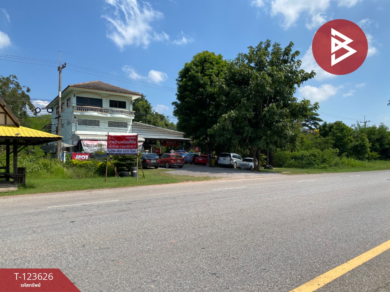 ขายบ้านเดี่ยว 2 ชั้นครึ่งพร้อมที่ดิน เนื้อที่ 150 ตารางวา ชุมแพ ขอนแก่น ติดถนนใหญ่ 12