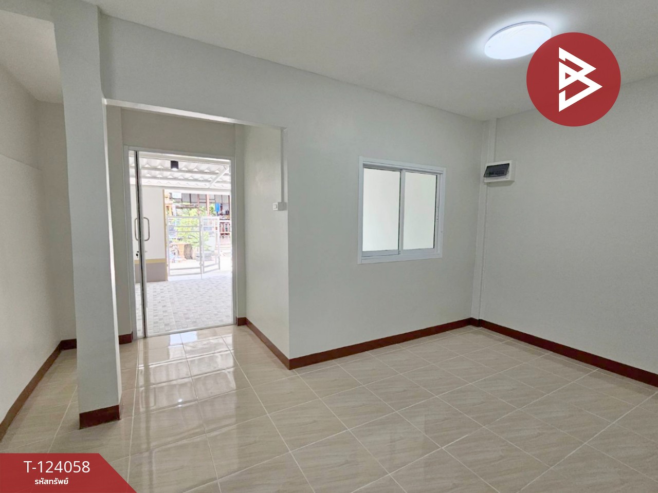 ขายด่วนทาวน์เฮ้าส์หลังมุม หมู่บ้านทับทอง บางเสาธง สมุทรปราการ รีโนเวทใหม่ 8