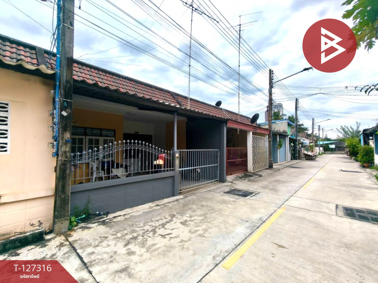 ขายทาวน์เฮ้าส์ชั้นเดียว เนื้อที่ 21.4 ตร.วา บ้านสวน ชลบุรี 2