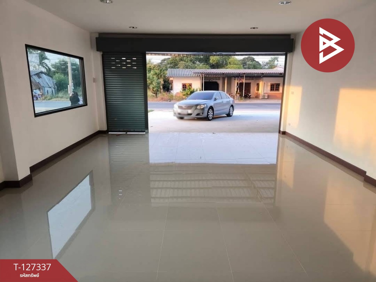 ขายอาคารพาณิชย์ 2 คูหา เนื้อที่ 23.2 ตร.วา ดอนตูม นครปฐม ทำเลดีฯติดถนน 4