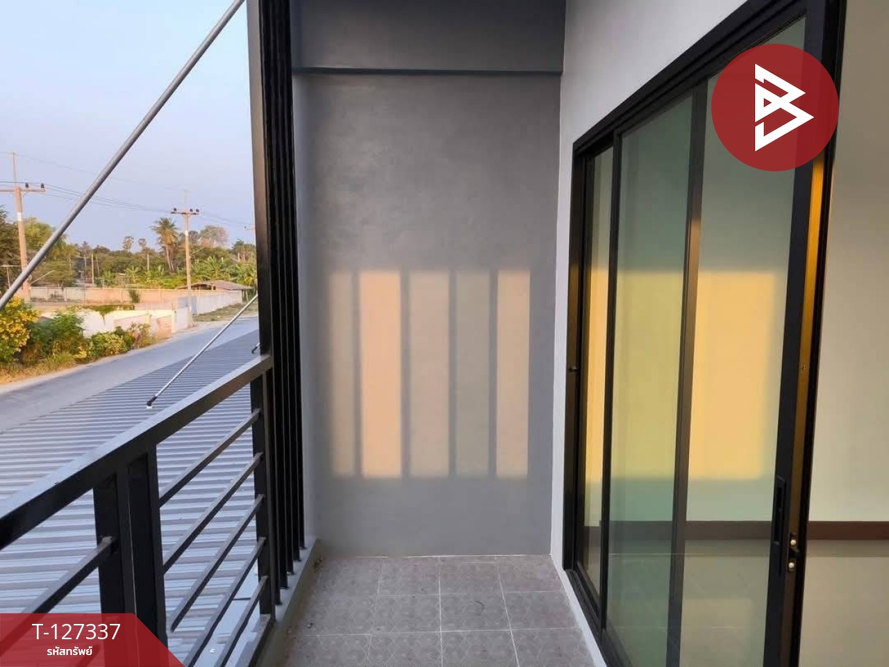 ขายอาคารพาณิชย์ 2 คูหา เนื้อที่ 23.2 ตร.วา ดอนตูม นครปฐม ทำเลดีฯติดถนน 10