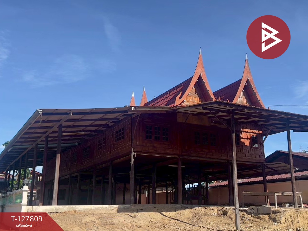 ขายบ้านเดี่ยวพร้อมที่ดิน เนื้อที่ 1 ไร่ 1 งาน บ้านลาด เพชรบุรี 2