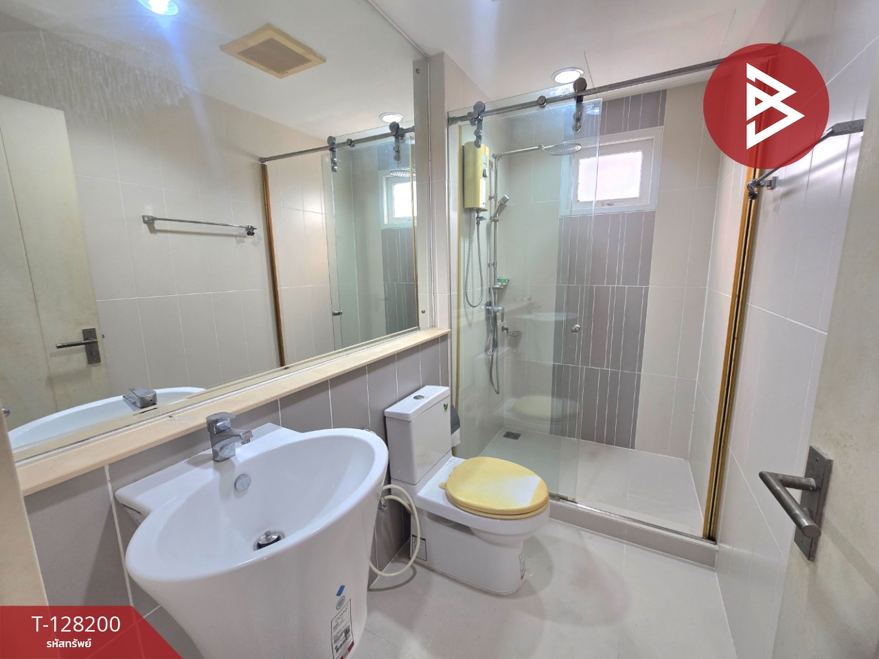 ขายทาวน์โฮมหลังริม โครงการบ้านกลางเมือง พระราม 9 (Baan Klang Muang Rama 9) ทำเลดี 12