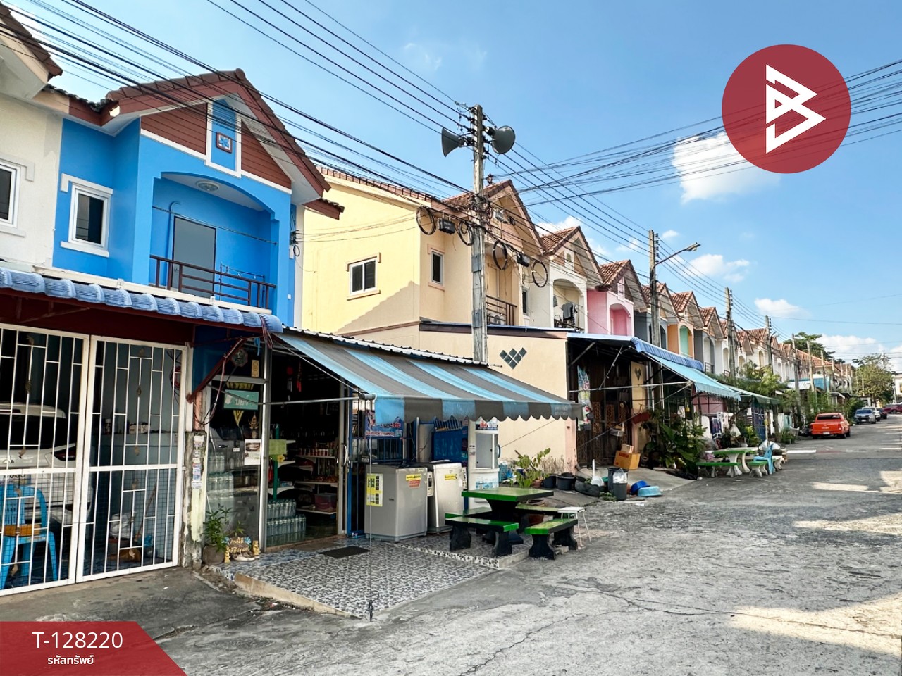 ขายทาวน์เฮ้าส์ แถมฟรีกิจการร้านค้า พร้อมทำต่อได้เลย หมู่บ้านปารียา ศรีราชา ชลบุรี 2