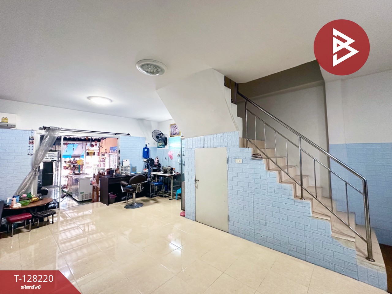 ขายทาวน์เฮ้าส์ แถมฟรีกิจการร้านค้า พร้อมทำต่อได้เลย หมู่บ้านปารียา ศรีราชา ชลบุรี 6