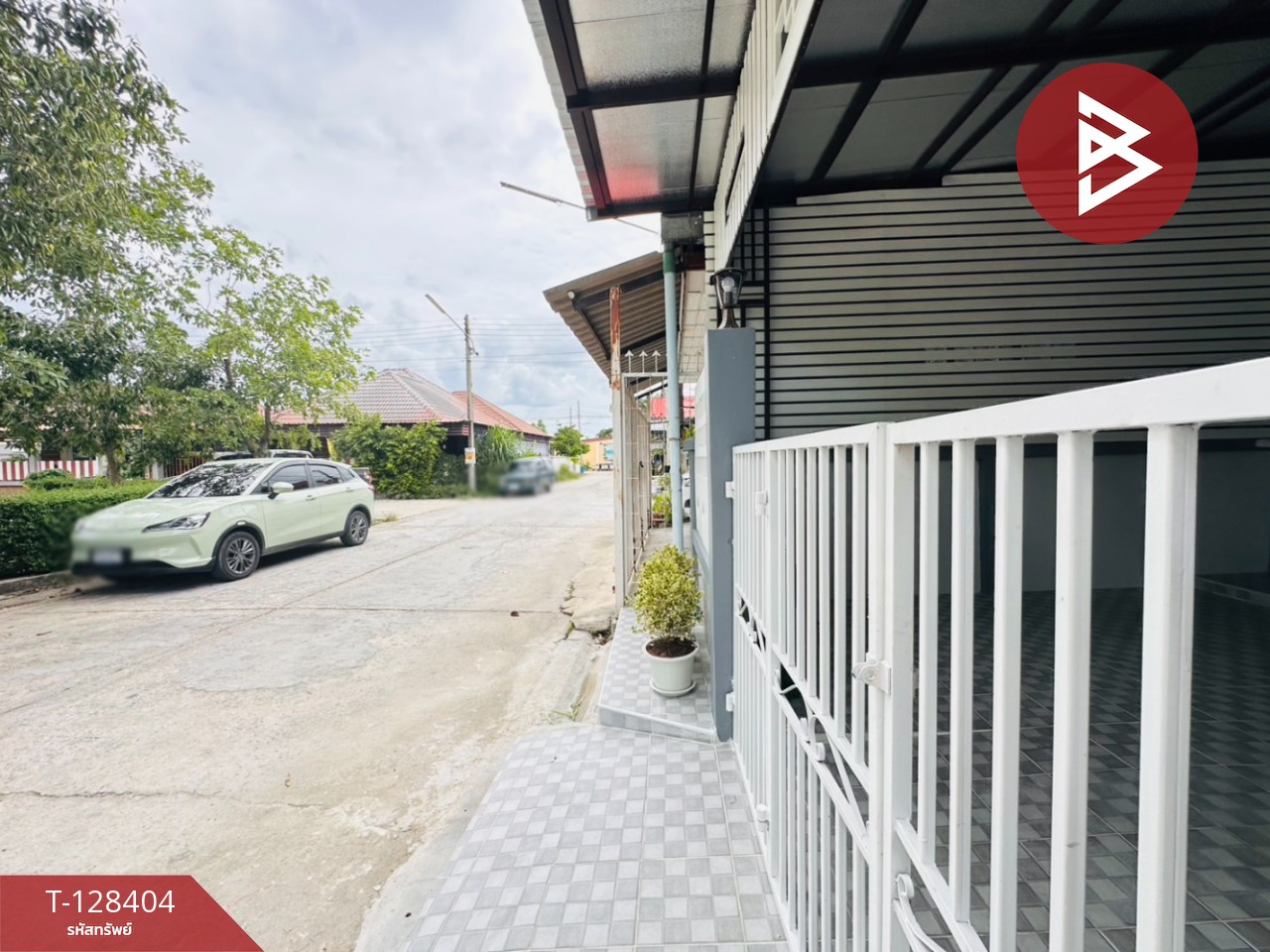 ขายทาวน์เฮ้าส์ เนื้อที่ 20 ตารางวา หมู่บ้านเกษมเพชร นครปฐม 2