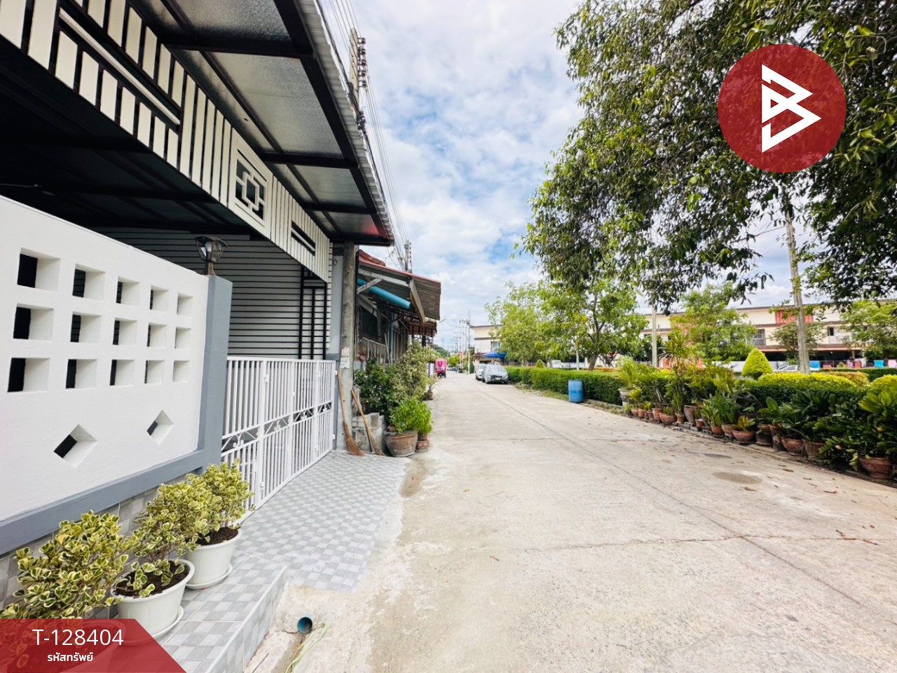 ขายทาวน์เฮ้าส์ เนื้อที่ 20 ตารางวา หมู่บ้านเกษมเพชร นครปฐม 3