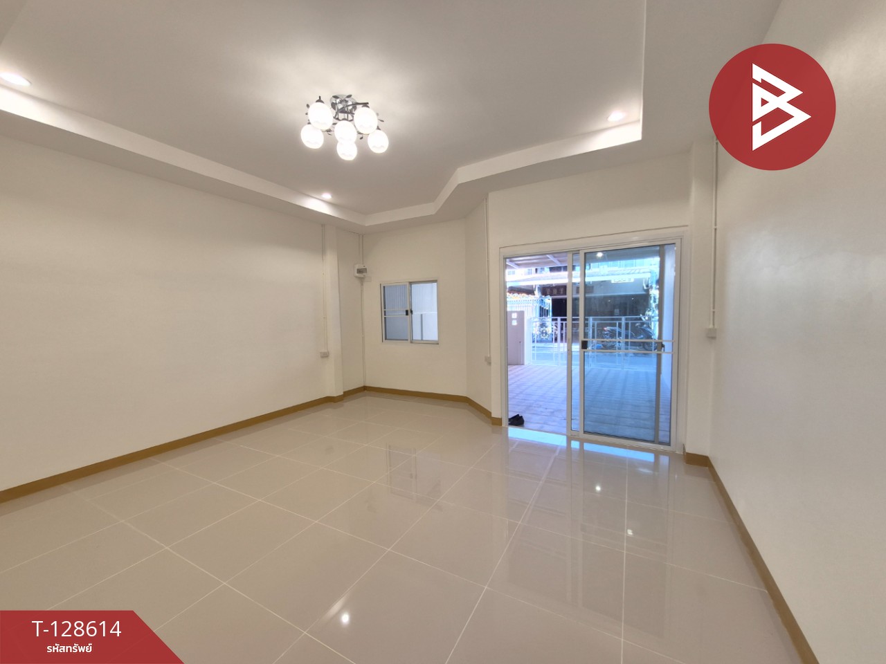 ขายทาวน์เฮ้าส์ หมู่บ้านชลเทพ บางพลี สมุทรปราการ พร้อมอยู่ 9