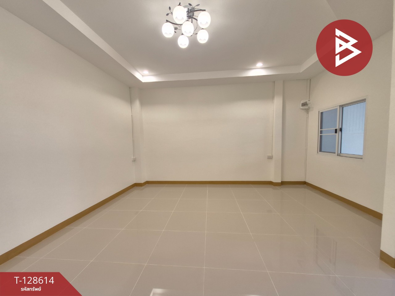 ขายทาวน์เฮ้าส์ หมู่บ้านชลเทพ บางพลี สมุทรปราการ พร้อมอยู่ 5