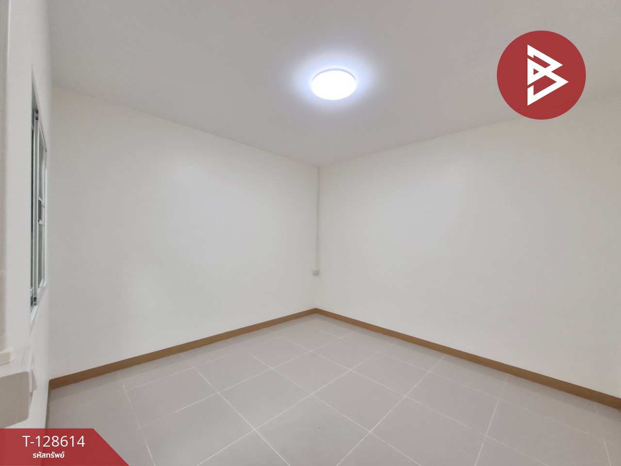 ขายทาวน์เฮ้าส์ หมู่บ้านชลเทพ บางพลี สมุทรปราการ พร้อมอยู่ 8