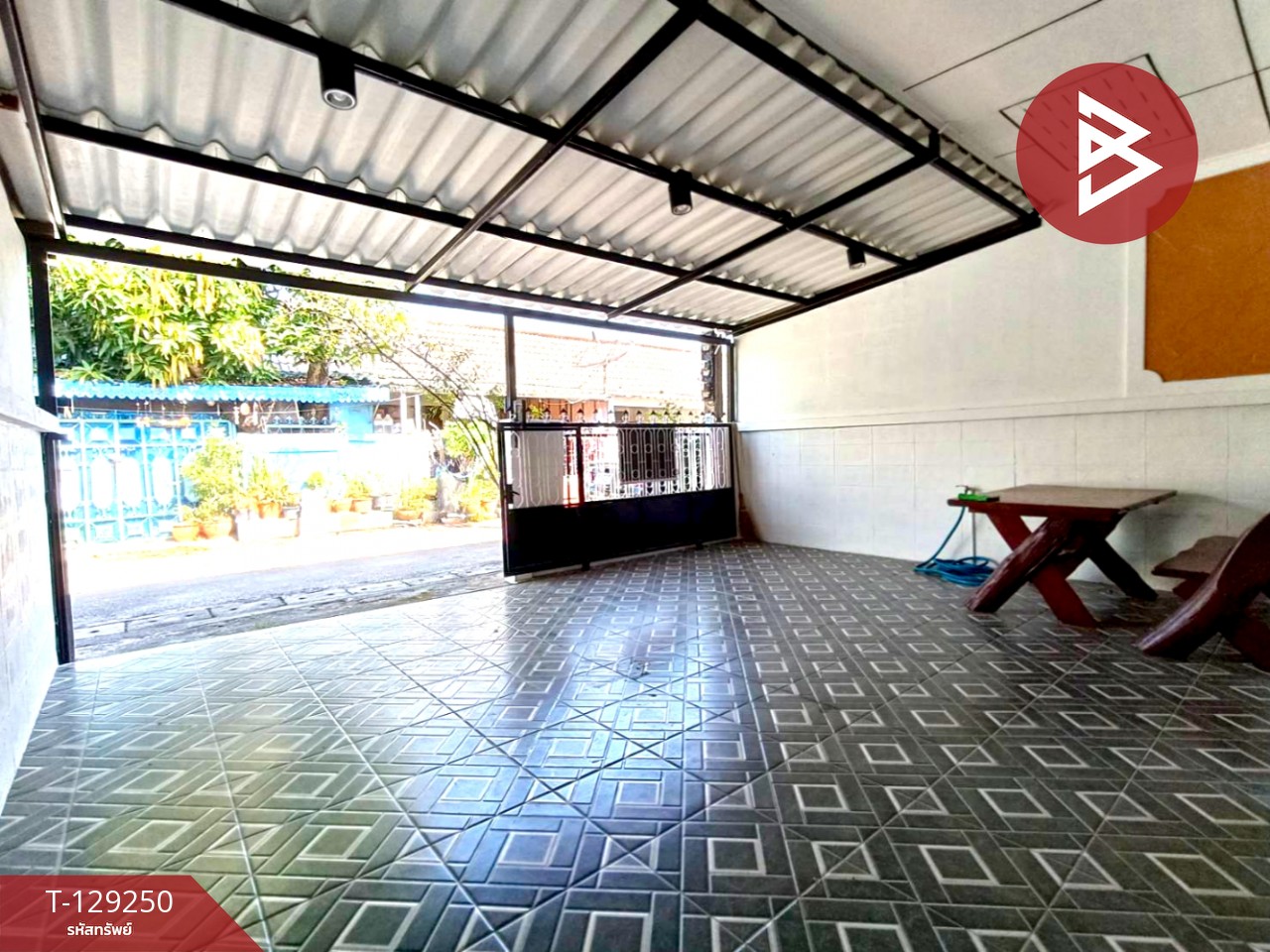 ขายทาวน์เฮ้าส์ชั้นเดียว เนื้อที่ 24 ตารางวา ใกล้ถนนเพชรเกษม ราชบุรี รีโนเวทใหม่ พร้อมอยู่ 6