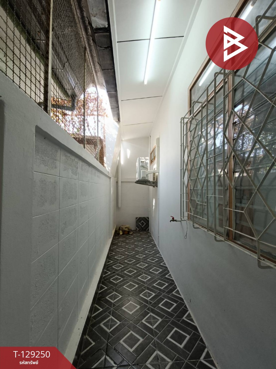 ขายทาวน์เฮ้าส์ชั้นเดียว เนื้อที่ 24 ตารางวา ใกล้ถนนเพชรเกษม ราชบุรี รีโนเวทใหม่ พร้อมอยู่ 11