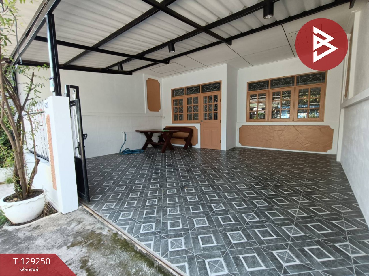 ขายทาวน์เฮ้าส์ชั้นเดียว เนื้อที่ 24 ตารางวา ใกล้ถนนเพชรเกษม ราชบุรี รีโนเวทใหม่ พร้อมอยู่ 4