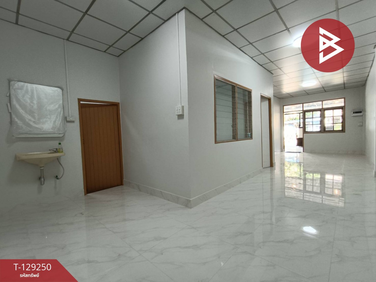 ขายทาวน์เฮ้าส์ชั้นเดียว เนื้อที่ 24 ตารางวา ใกล้ถนนเพชรเกษม ราชบุรี รีโนเวทใหม่ พร้อมอยู่ 8