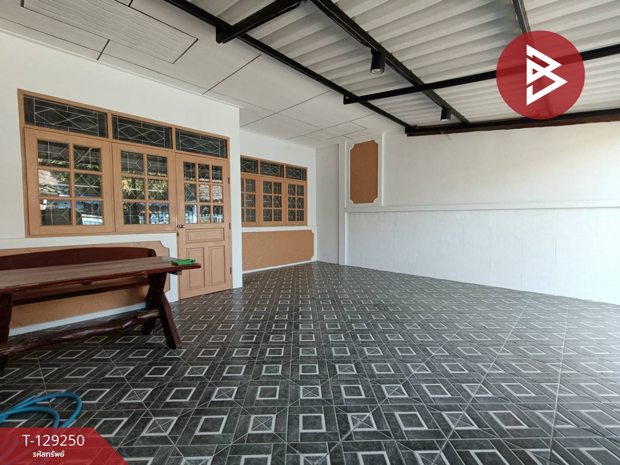 ขายทาวน์เฮ้าส์ชั้นเดียว เนื้อที่ 24 ตารางวา ใกล้ถนนเพชรเกษม ราชบุรี รีโนเวทใหม่ พร้อมอยู่ 5