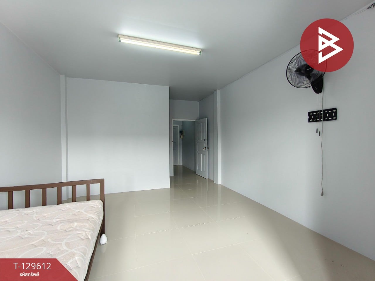 ขายอาคารพาณิชย์ หมู่บ้านแผ่นดินทอง ตลาด จันทบุรี 13