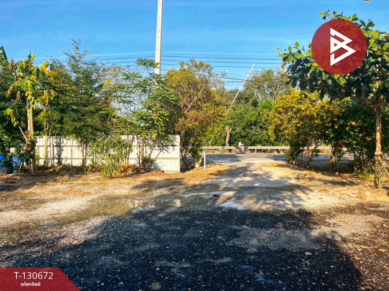 ขายรีสอร์ท เนื้อที่ 2 ไร่ อ.วัดสิงห์ จ.ชัยนาท ทำเลดี ติดถนน 12