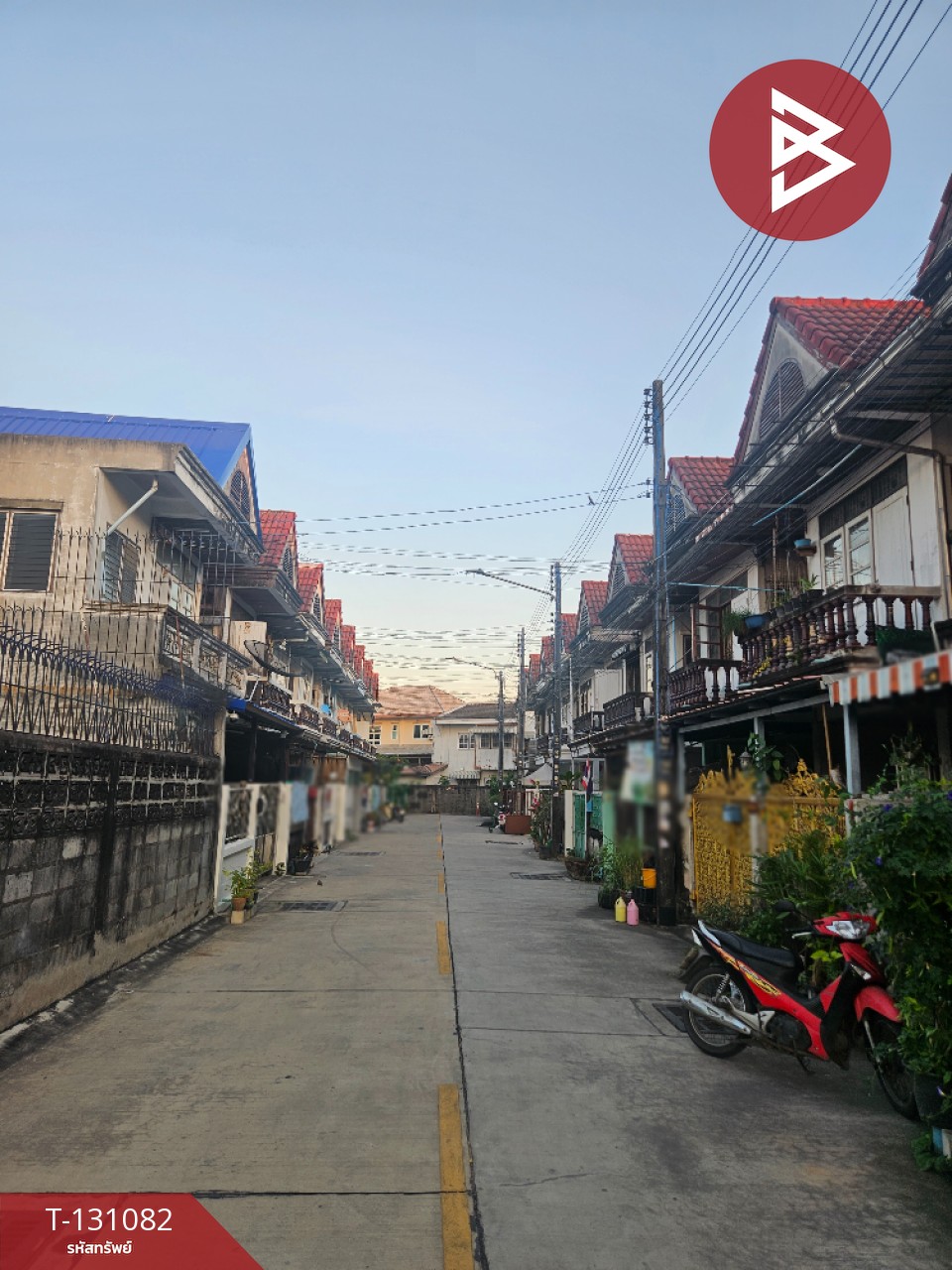 ขายทาวน์เฮ้าส์ 2 ชั้น เนื้อที่ 19 ตร.วา บ้านสวน ชลบุรี 3