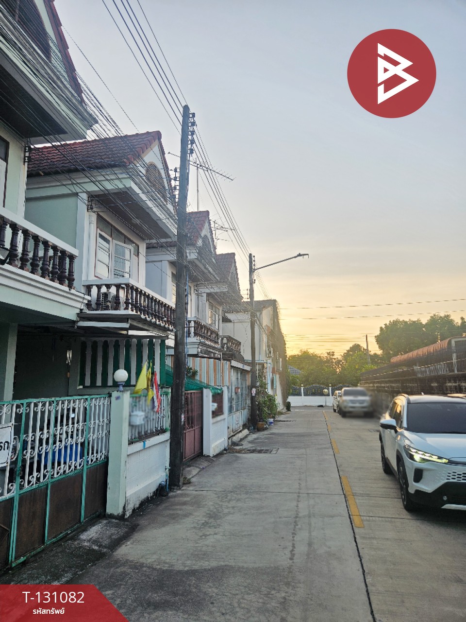 ขายทาวน์เฮ้าส์ 2 ชั้น เนื้อที่ 19 ตร.วา บ้านสวน ชลบุรี 2