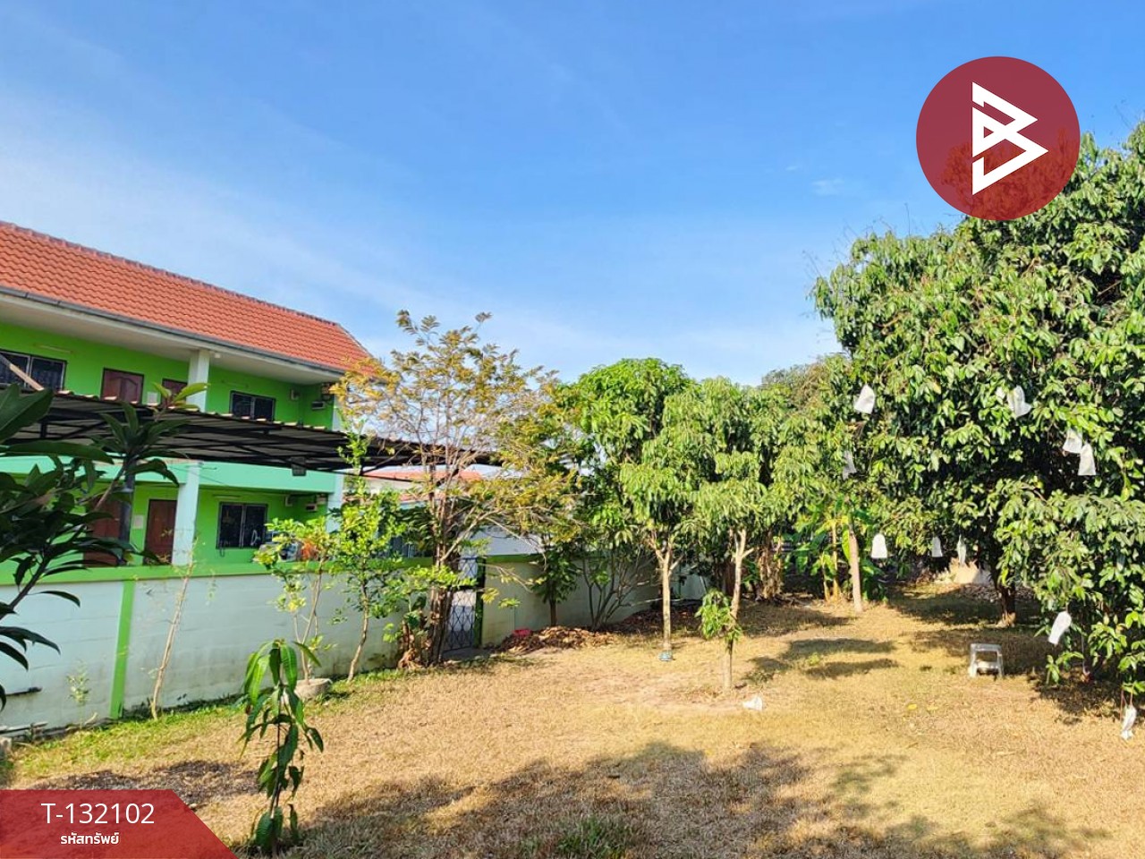 ขายอพาร์ทเม้นท์พร้อมบ้านพัก 2 หลัง บางละมุง ชลบุรี ทำเลทอง 7