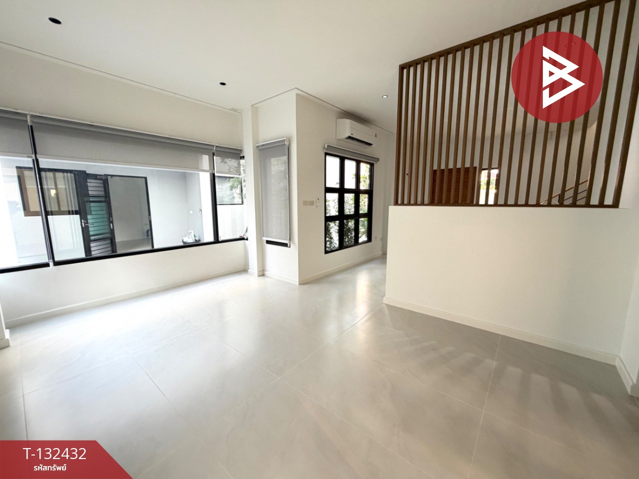 ขายบ้านเดี่ยว 2 หลัง เนื้อที่รวม 100 ตารางวา ซอยสุขุมวิท 101 กรุงเทพฯ หลังมุม 9