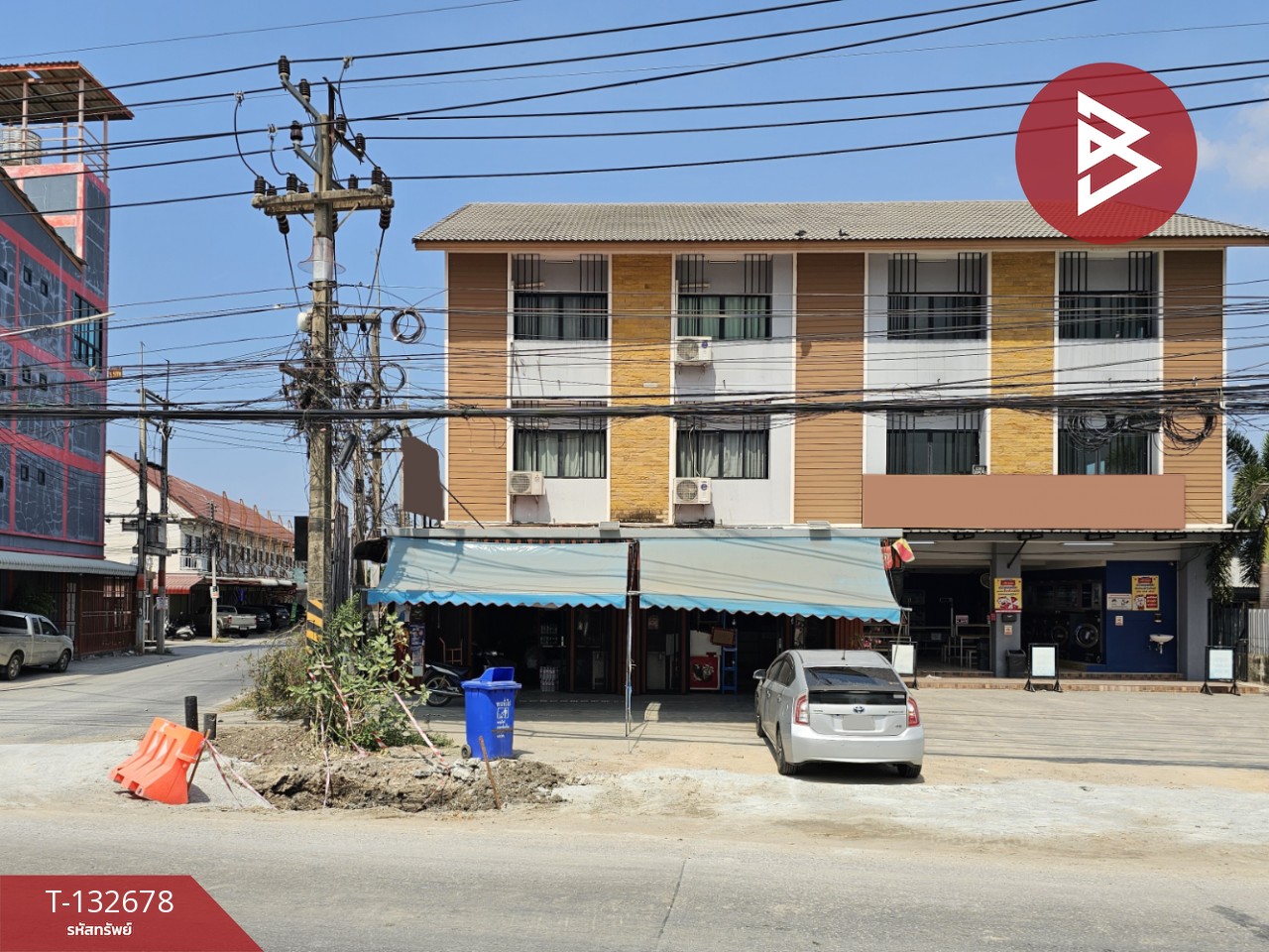 ขายอาคารพาณิชย์ เนื้อที่ 83 ตร.วา ถ.ศุขประยูร พานทอง ชลบุรี 1