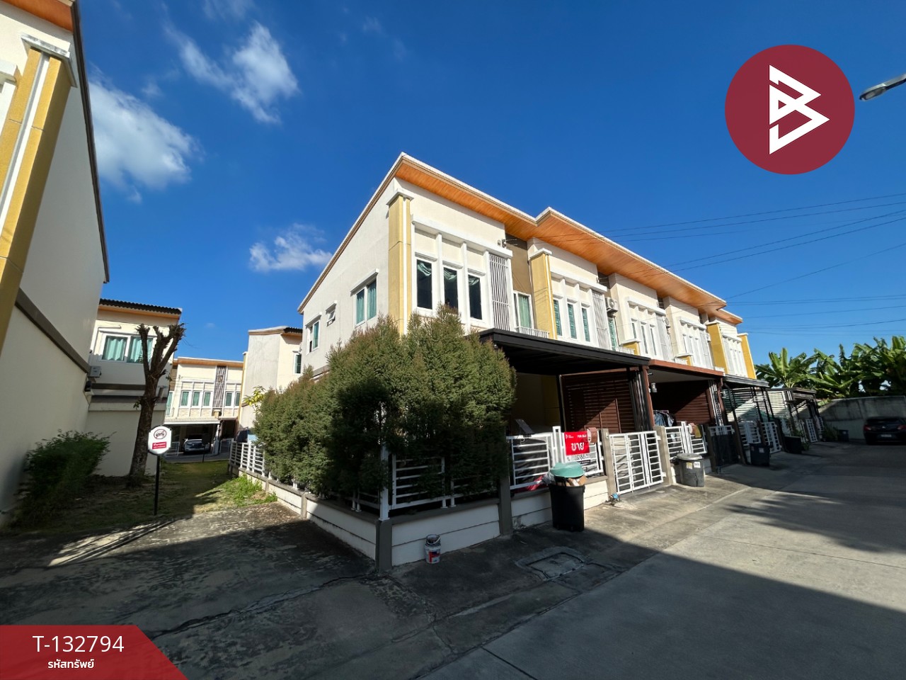 ขายทาวน์เฮ้าส์ หมู่บ้านโกลเด้นทาวน์ ศรีนครินทร์-สุขุมวิท บางเมือง สมุทรปราการ (Golden Town Srinakarin-Sukhumvit) 2