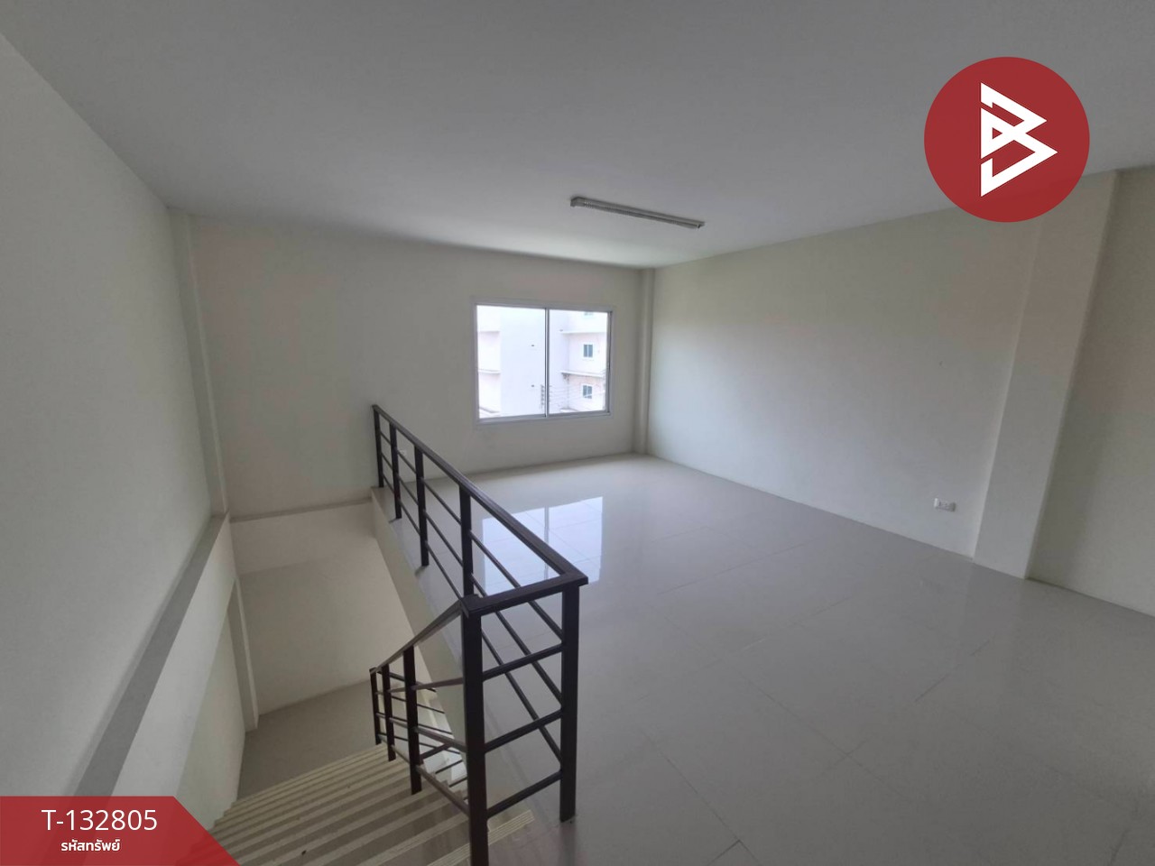 ขายอาคารพาณิชย์ 2 คูหา เนื้อ 52.4 ตร.วา รั้วใหญ่ สุพรรณบุรี 11