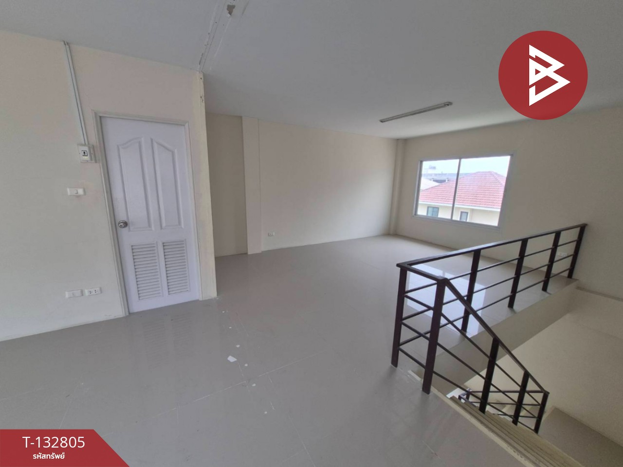 ขายอาคารพาณิชย์ 2 คูหา เนื้อ 52.4 ตร.วา รั้วใหญ่ สุพรรณบุรี 5