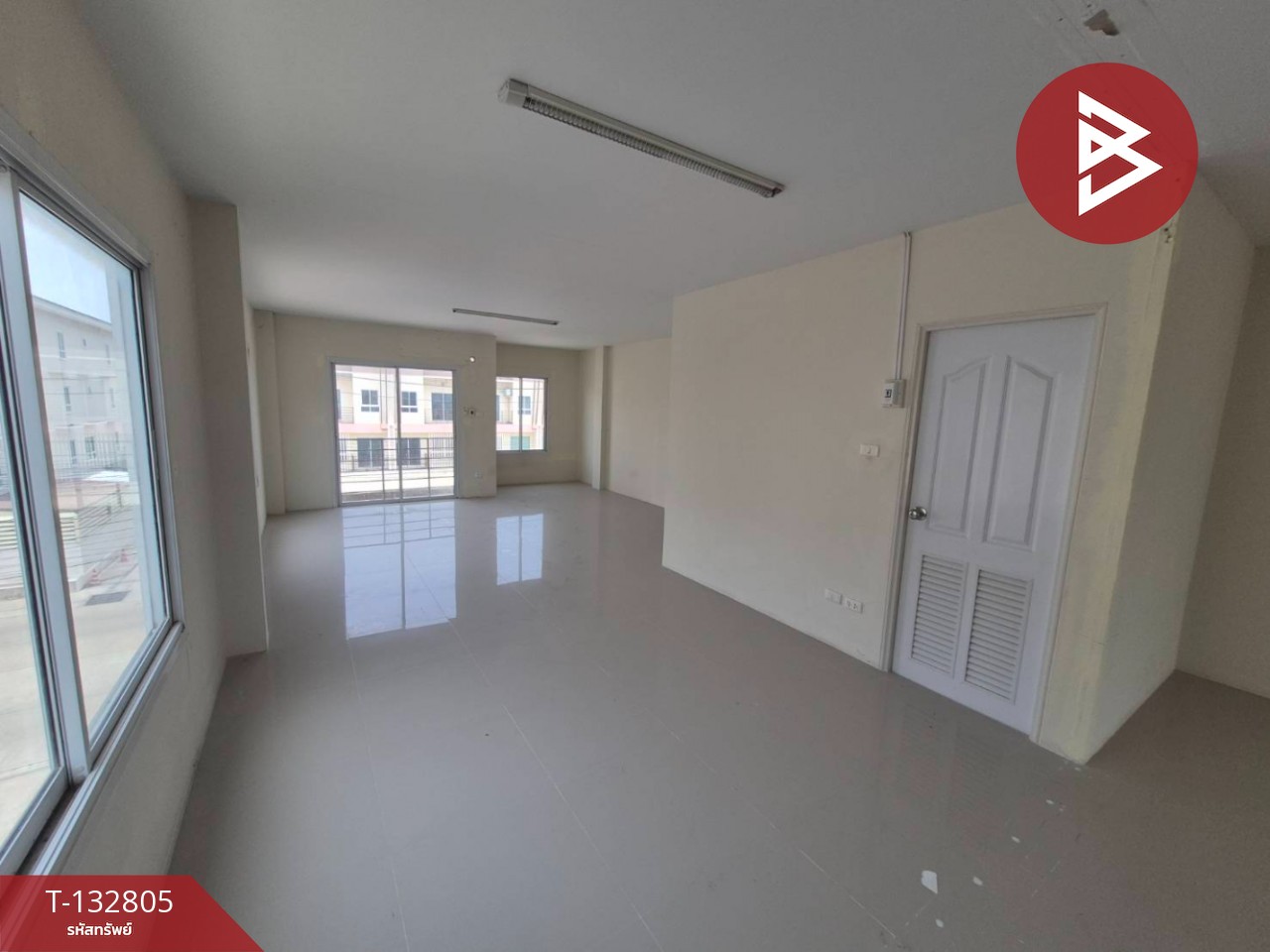 ขายอาคารพาณิชย์ 2 คูหา เนื้อ 52.4 ตร.วา รั้วใหญ่ สุพรรณบุรี 8