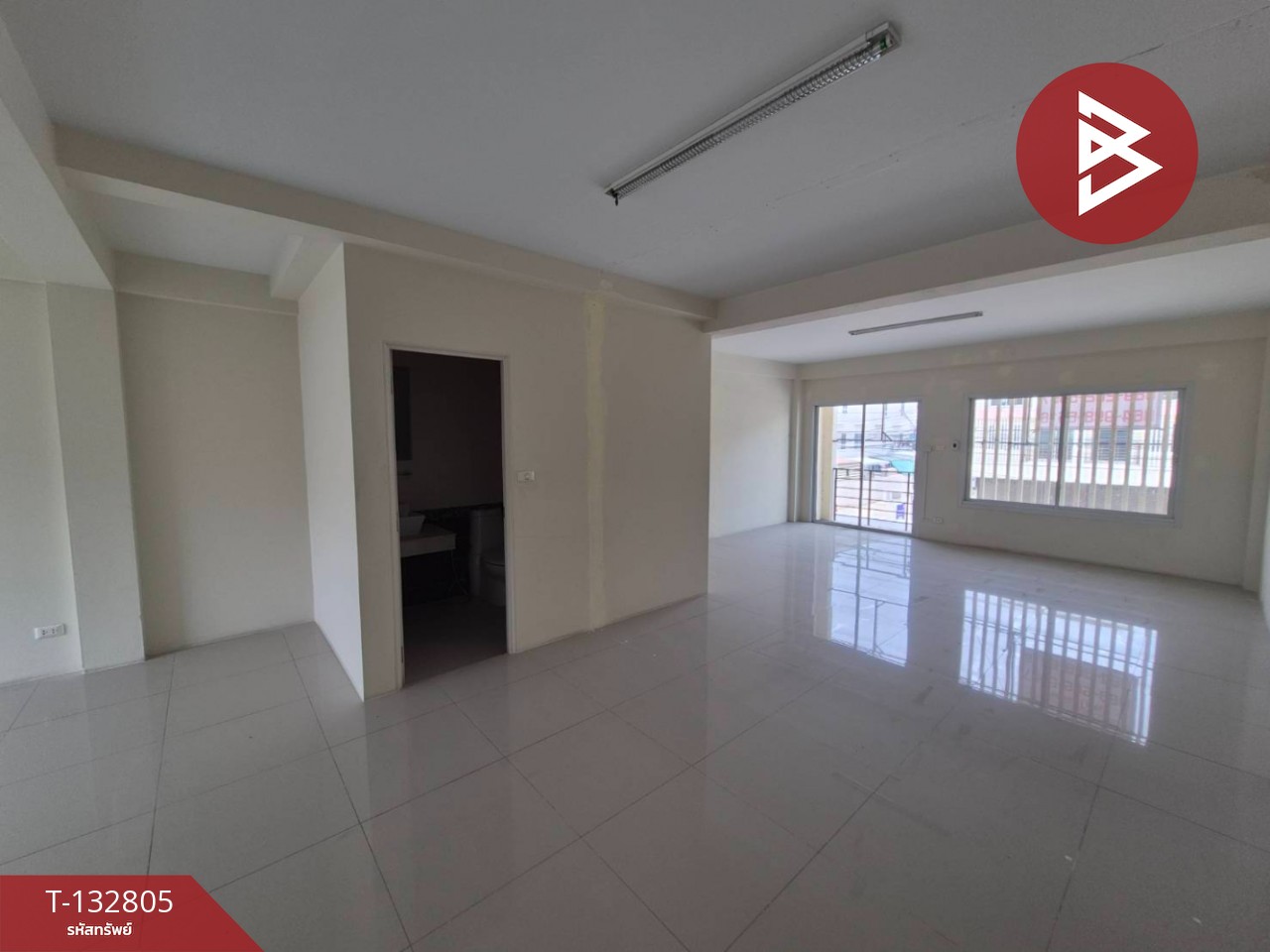 ขายอาคารพาณิชย์ 2 คูหา เนื้อ 52.4 ตร.วา รั้วใหญ่ สุพรรณบุรี 9