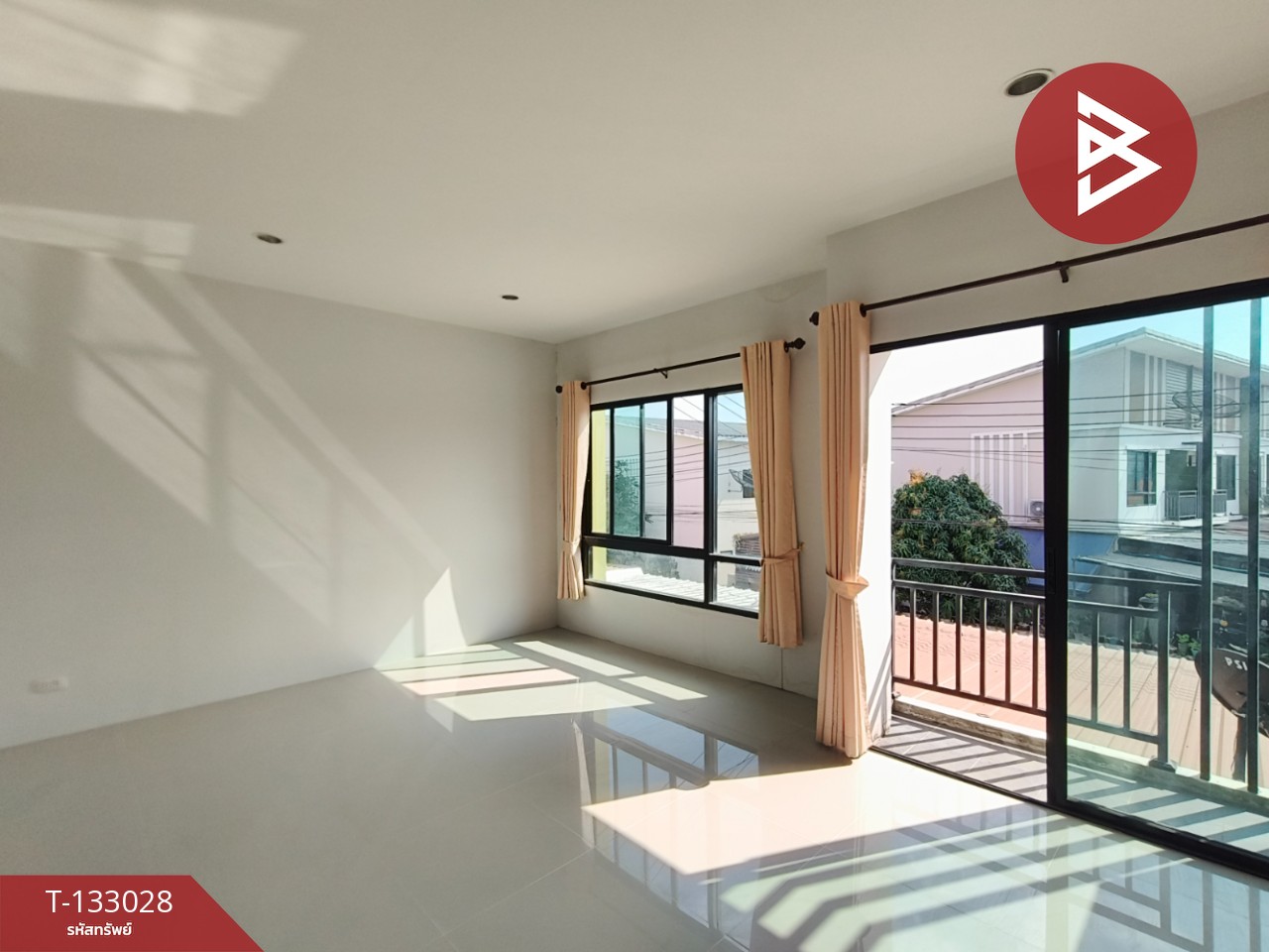 ขายด่วนทาวน์เฮ้าส์ 2 ชั้น หมู่บ้านเอสซีวิลเลจ 5 ปลวกแดง-วังแขยง ระยอง 8