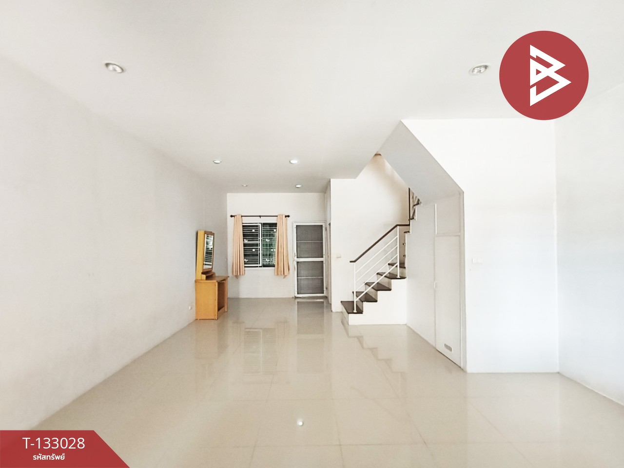 ขายด่วนทาวน์เฮ้าส์ 2 ชั้น หมู่บ้านเอสซีวิลเลจ 5 ปลวกแดง-วังแขยง ระยอง 3