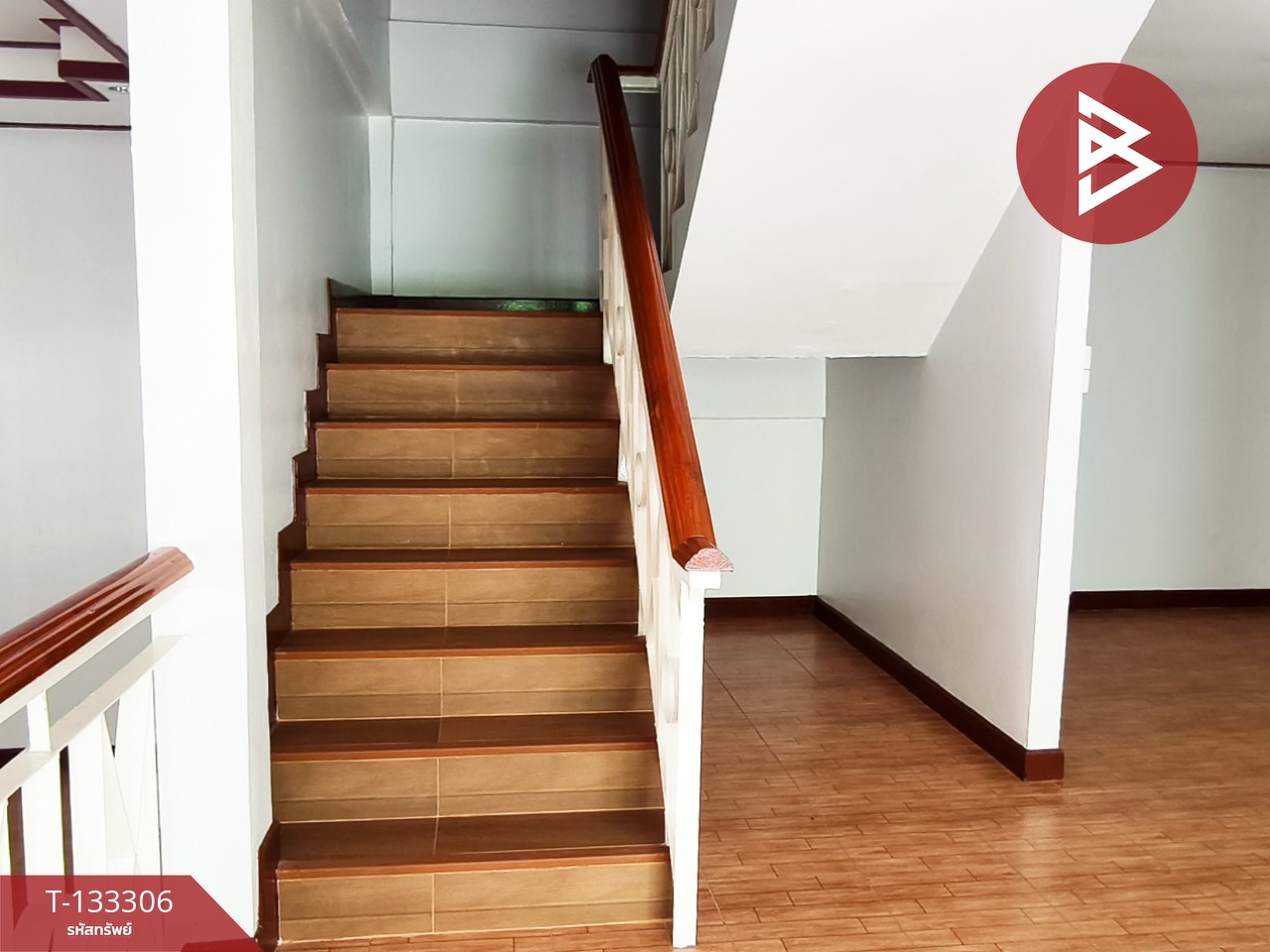 ขายบ้านแฝด หมู่บ้านเมืองเอกบางปู สมุทรปราการ พร้อมอยู่ 8