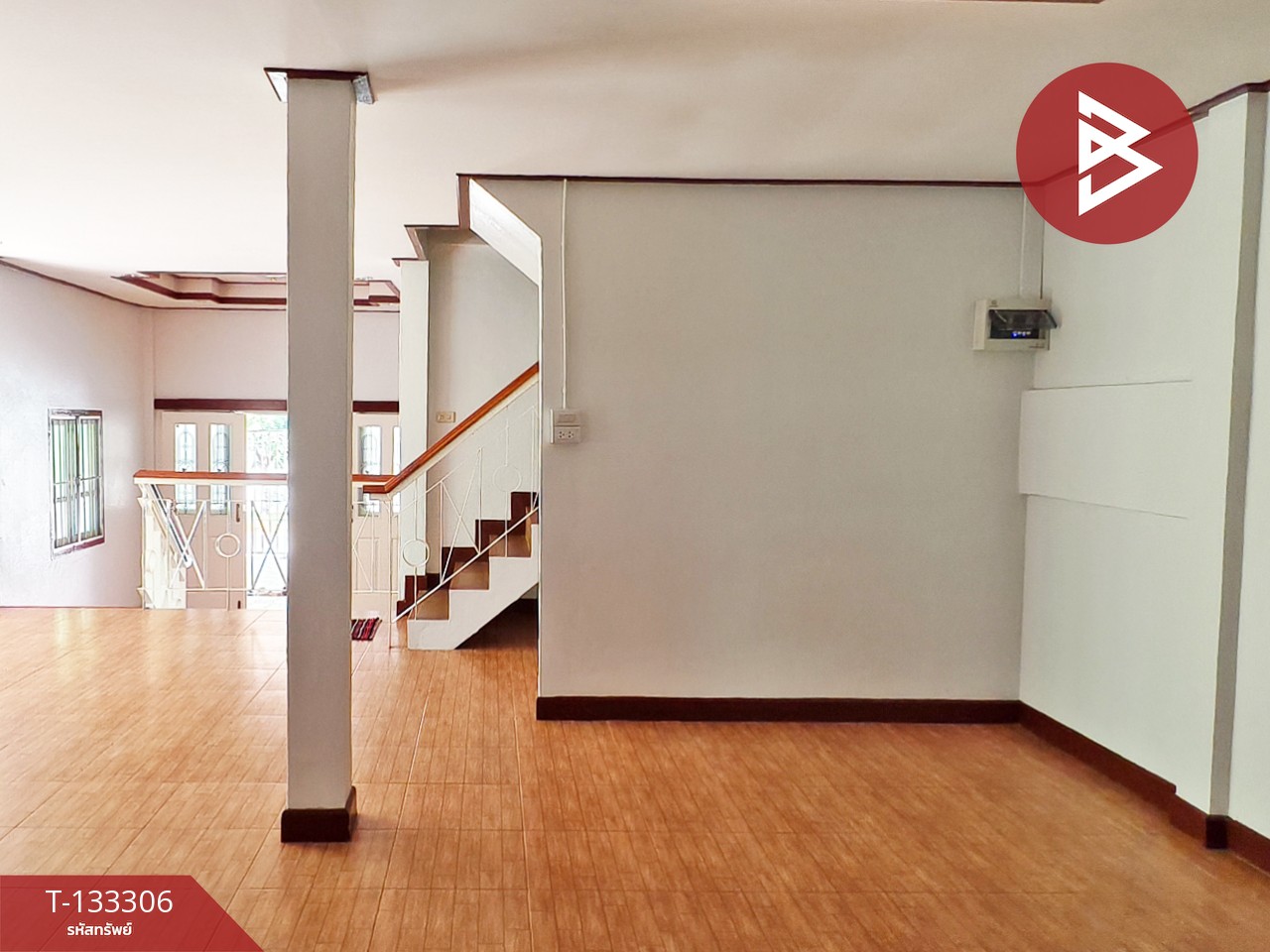 ขายบ้านแฝด หมู่บ้านเมืองเอกบางปู สมุทรปราการ พร้อมอยู่ 5