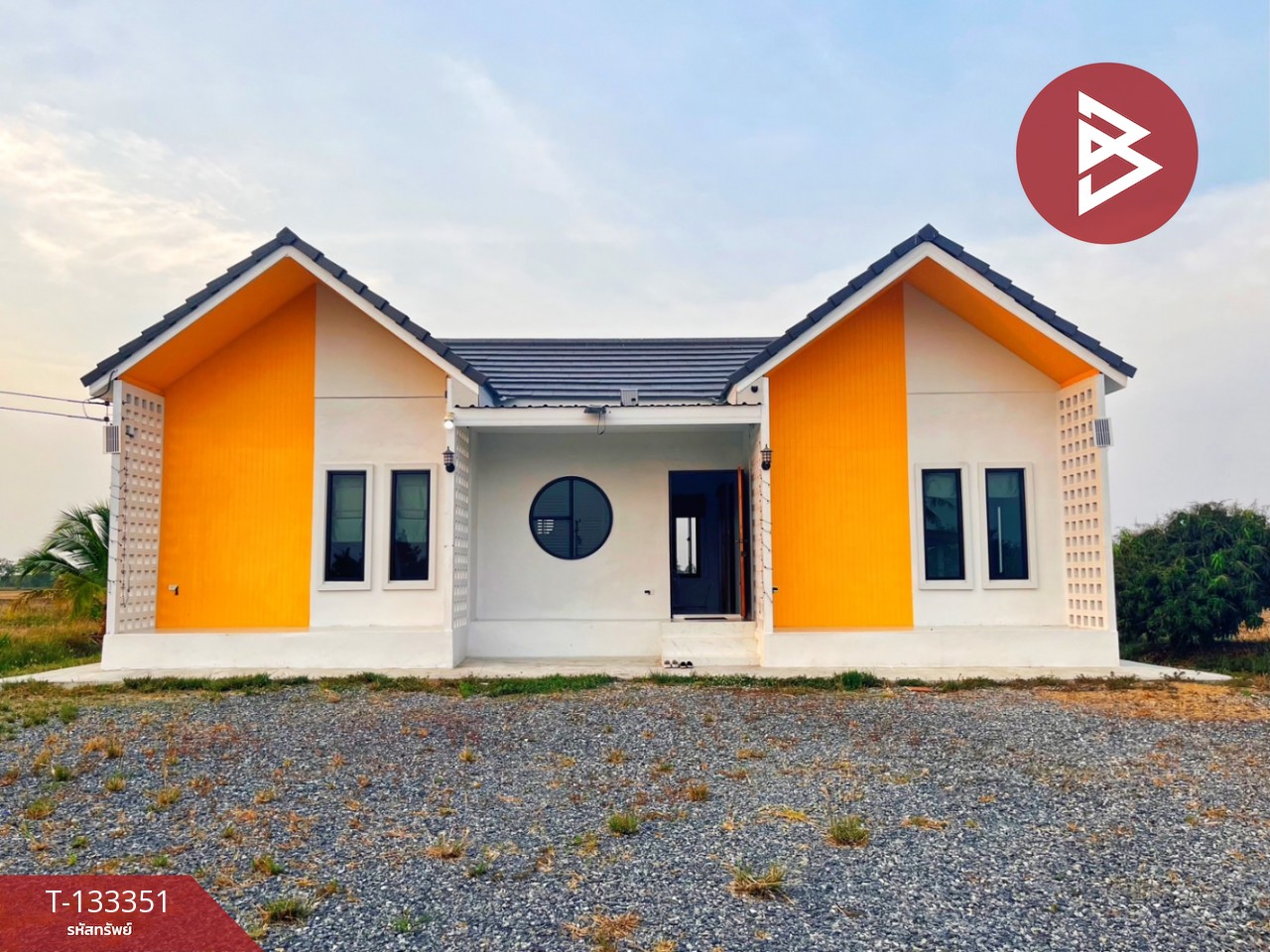 ขายบ้านเดี่ยวพร้อมที่ดิน เนื้อที่ 2 ไร่ 1 งาน 81 ตร.วา หนองหญ้าไซ สุพรรณบุรี 1