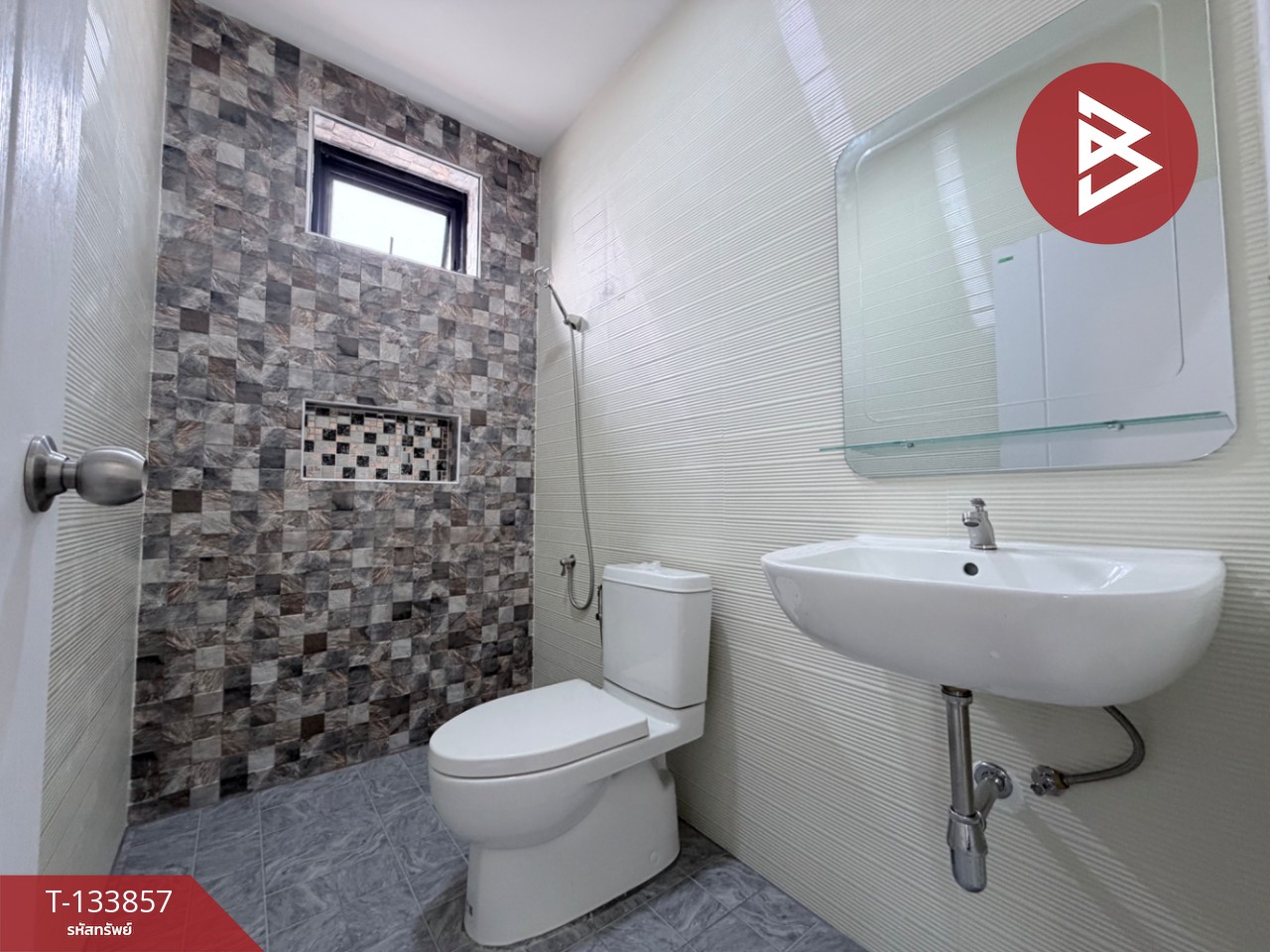 ขายบ้านเดี่ยวชั้นเดียว มี 2 หลัง เนื้อที่ 40 ตร.วา ธรรมศาลา นครปฐม 14