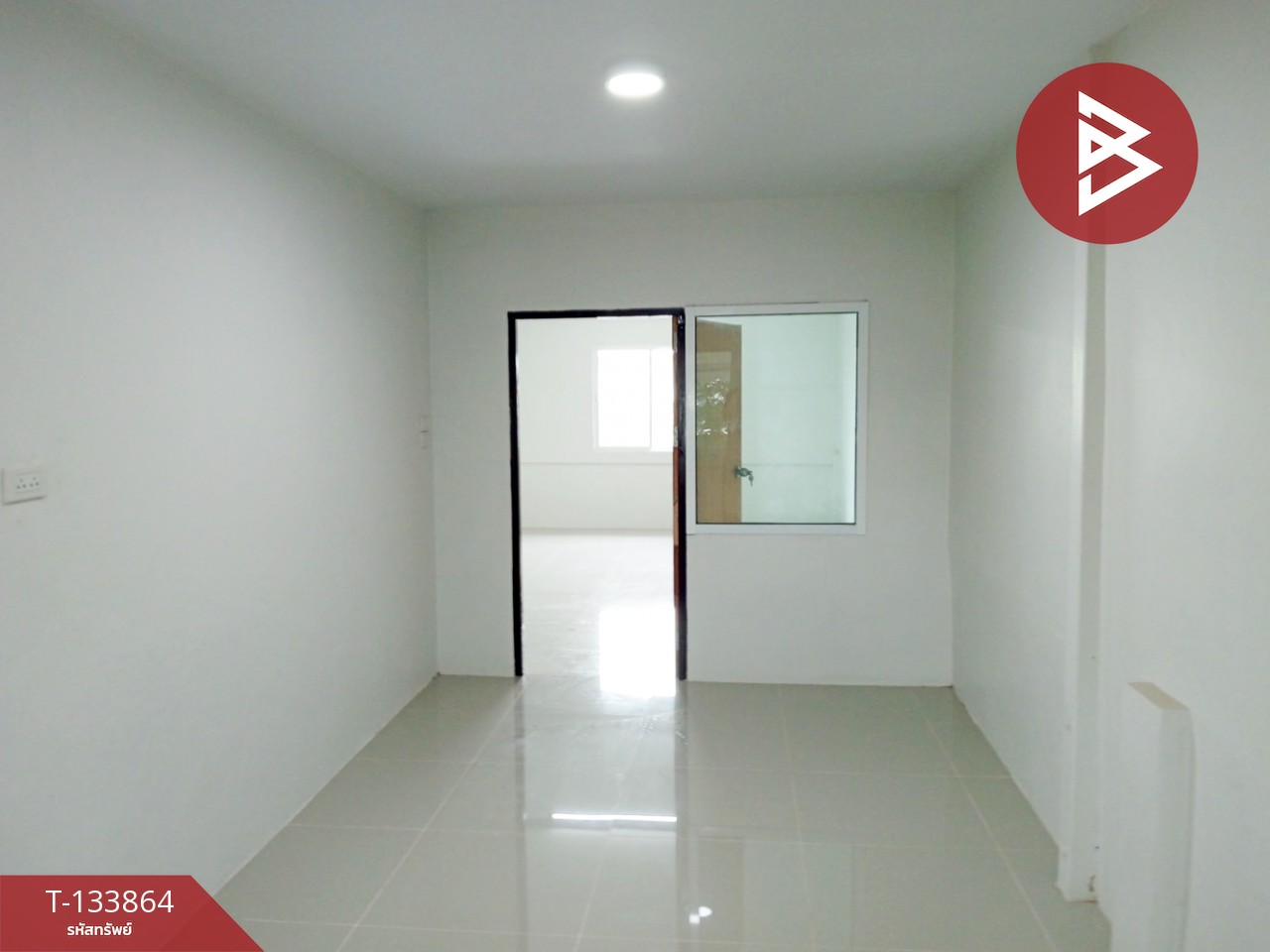 ขายทาวน์เฮ้าส์ 3 ชั้น เนื้อที่ 12.9 ตร.วา นครสวรรค์ตก นครสวรรค์ 8